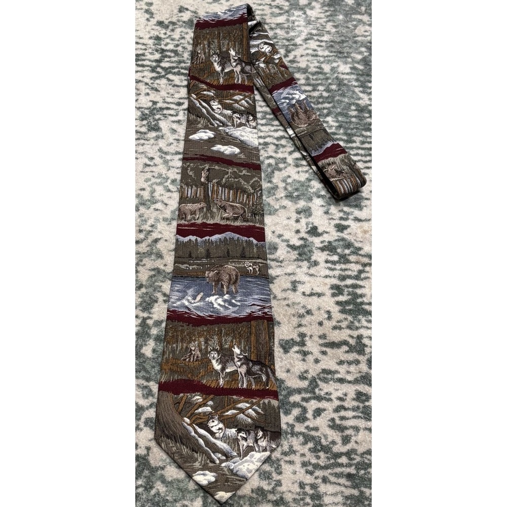 Vintage WWF Tie Grizzly Bear & Wolves. 100% Silk. world Wildlife Fund.